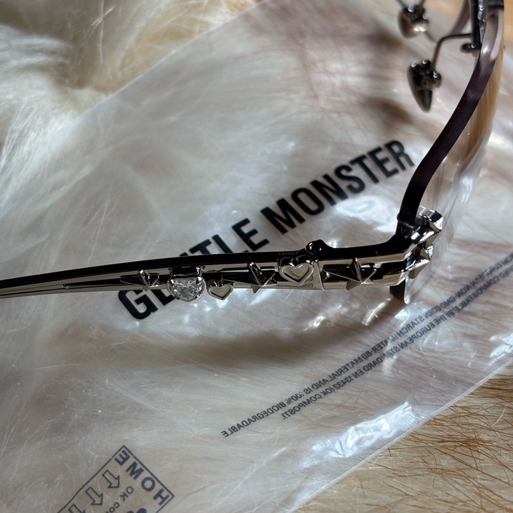 gentle monster jennie glitter 02 sunglasses - Picture 6 of 16